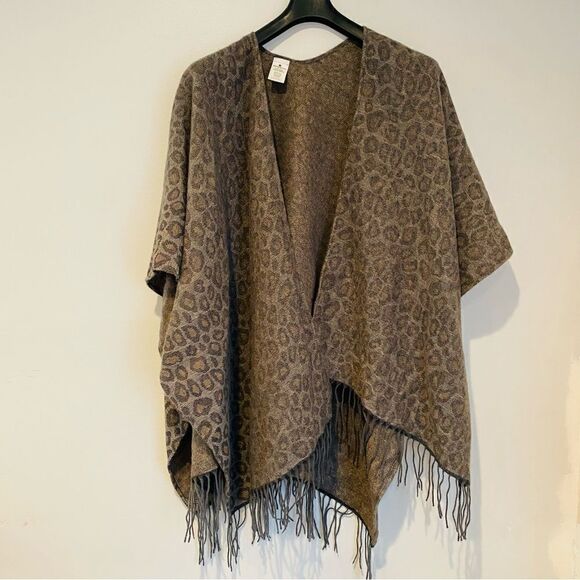 Woolrich Leopard Animal Print Cozy Blanket Wrap Shawl With Fringe Trim One Size - Picture 3 of 4